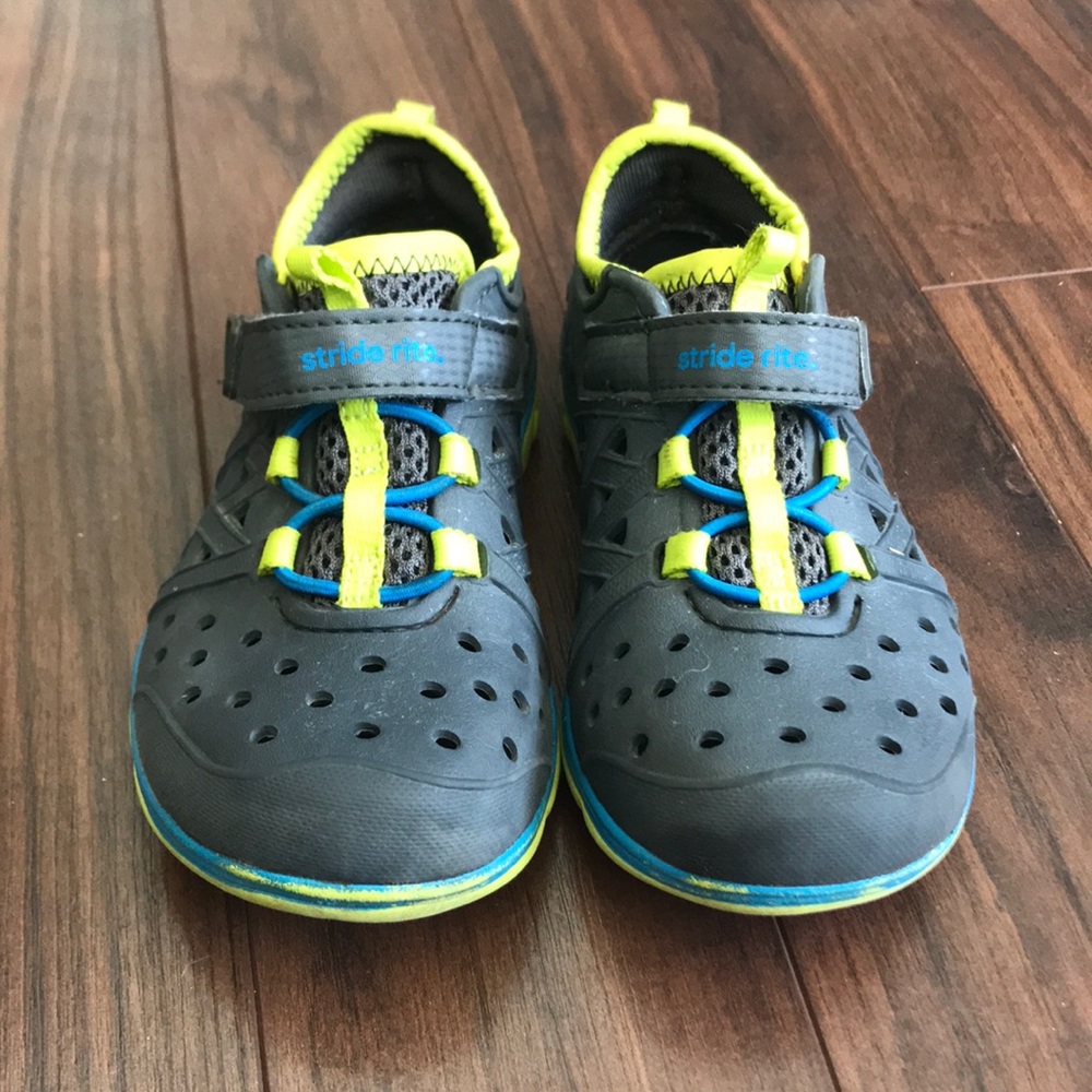 Stride Rite Phibians. Toddler size 8.
